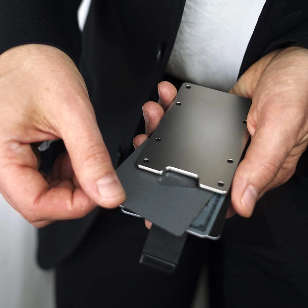 Titan Slide ONE Edition | Titanium Slim Wallet - Image 11